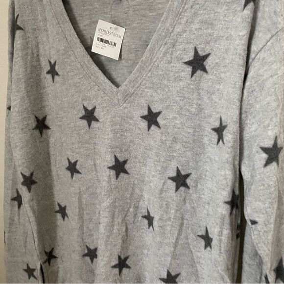 Socialite Top Long Sleeve Fleece Soft Star Print Gray Casual V-Neck Cozy Neutral - Picture 2 of 9